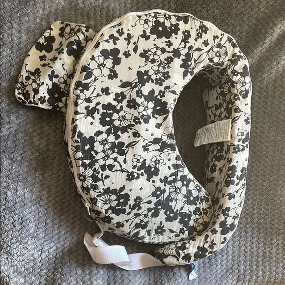 My brest friend Black and White Floral feeding pillow - Picture 4 of 8